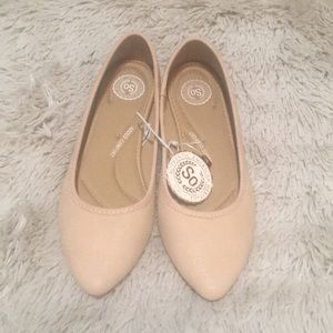 NWT Blush Pointed Flats